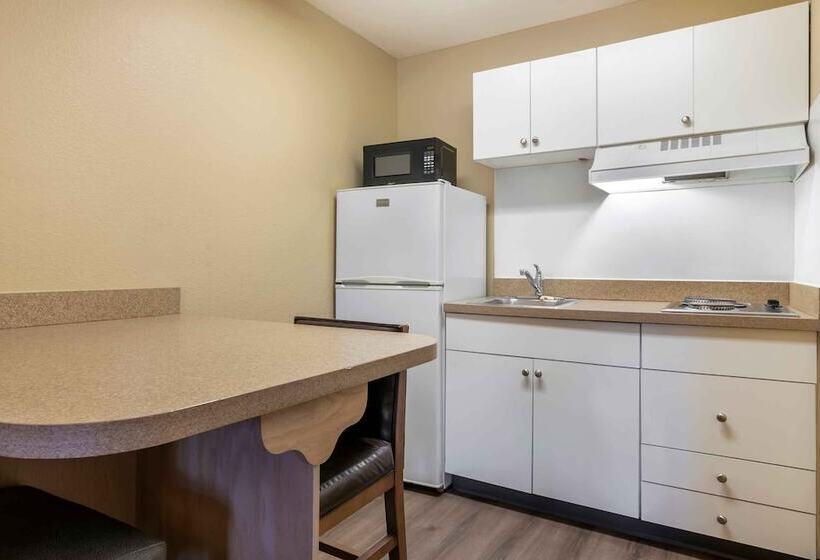 فندق Extended Stay America Suites  Kansas City  Shawnee Mission