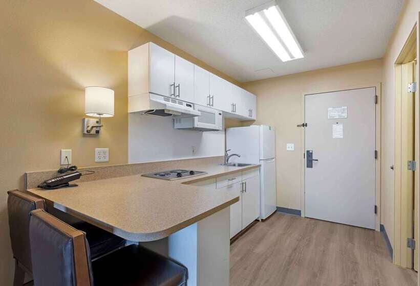 فندق Extended Stay America Select Suites   St Louis   Airport   Central