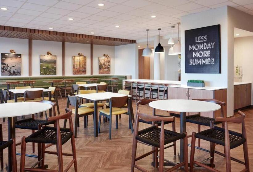 هتل Fairfield By Marriott Inn & Suites Madison South