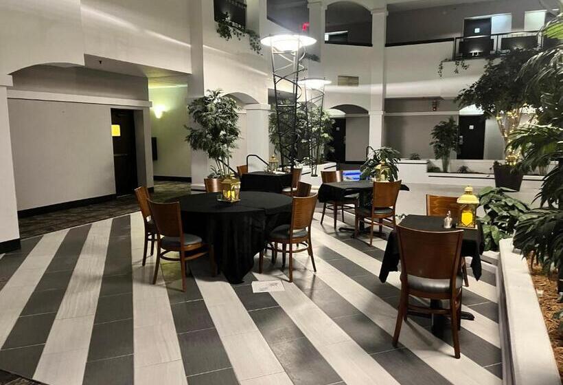 Holiday Inn Hotel & Suites Springfield, An Ihg