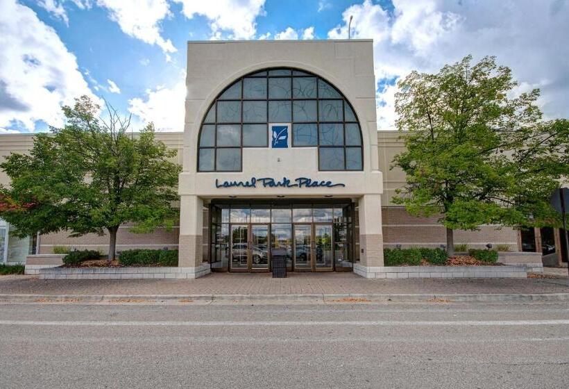 Отель Holiday Inn Detroit Northwest   Livonia, An Ihg