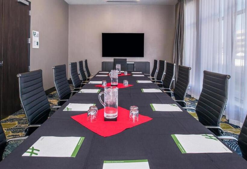 Отель Holiday Inn Detroit Northwest   Livonia, An Ihg