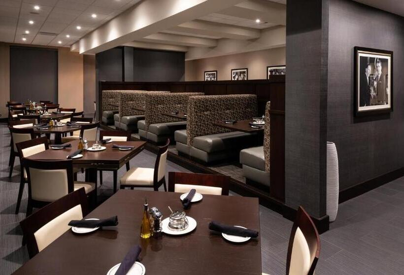 Отель Holiday Inn Detroit Northwest   Livonia, An Ihg