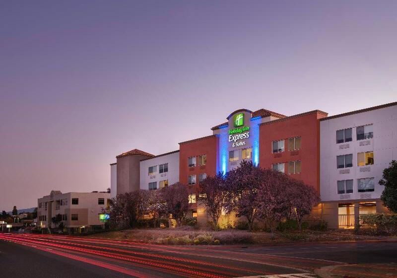 Holiday Inn Express Hotel & Suites Belmont, An Ihg