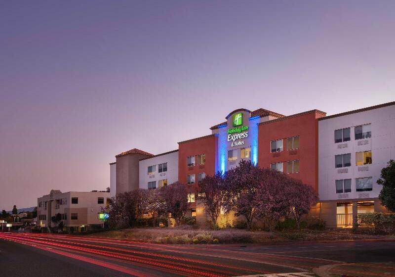 Holiday Inn Express Hotel & Suites Belmont, An Ihg