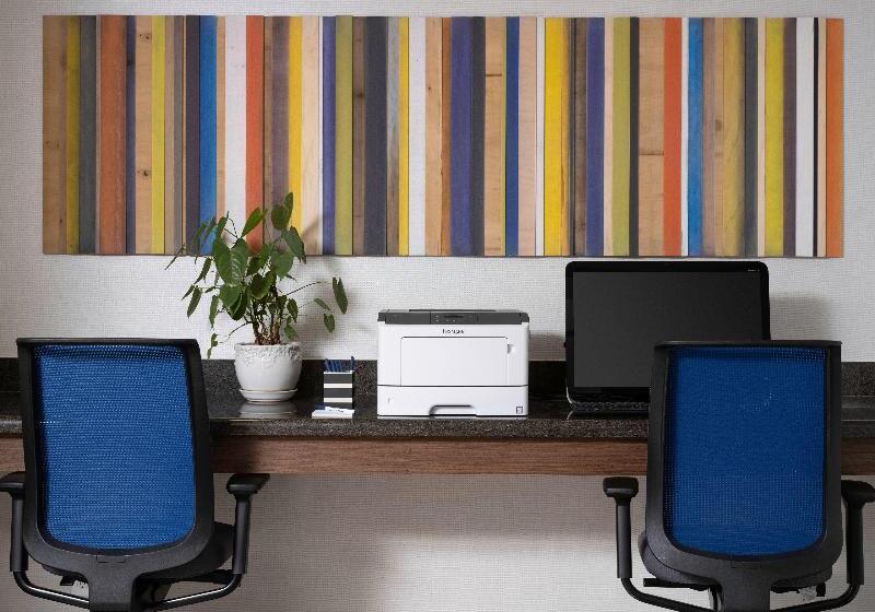 Holiday Inn Express Hotel & Suites Belmont, An Ihg