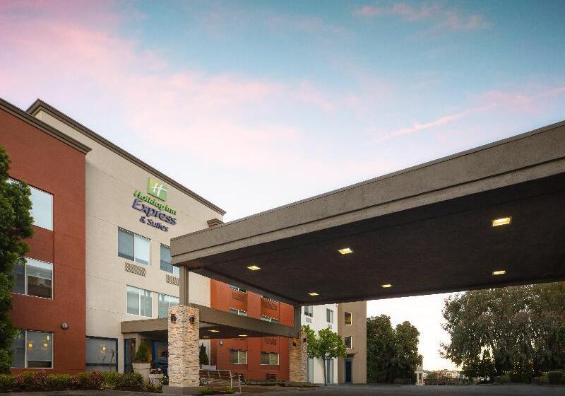 Holiday Inn Express Hotel & Suites Belmont, An Ihg