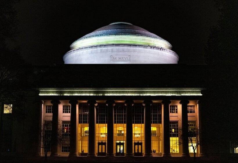 호텔 Holiday Inn Express & Suites Boston   Cambridge, An Ihg