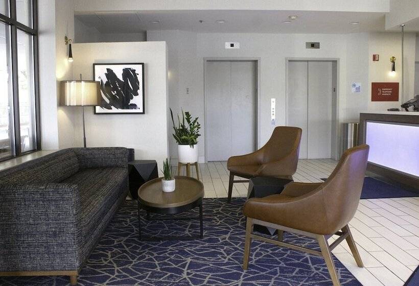 호텔 Holiday Inn Express & Suites Boston   Cambridge, An Ihg