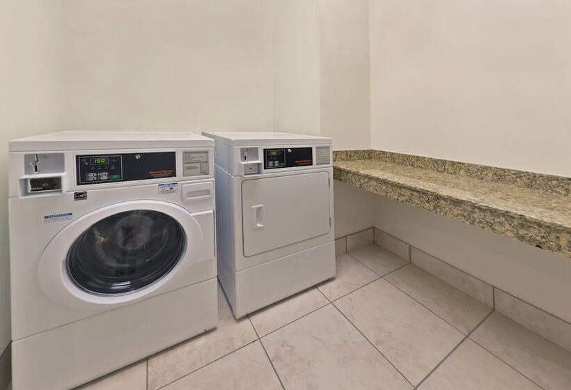 Holiday Inn Express Hotel & Suites Colby, An Ihg