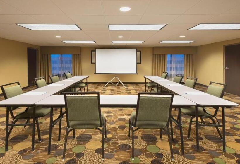 Holiday Inn Express Hotel & Suites Colby, An Ihg