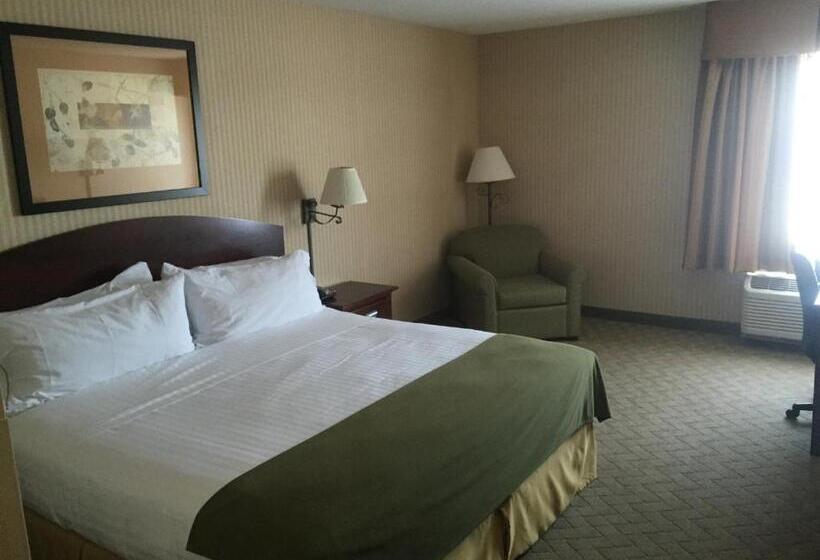 فندق Holiday Inn Express  & Suites Lansingleavenworth