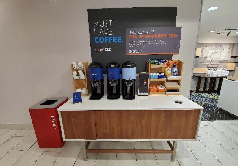 Holiday Inn Express Hotel & Suites Seattle North   Lynnwood, An Ihg