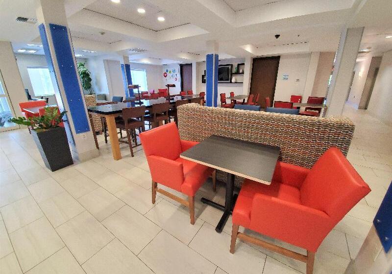 Holiday Inn Express Hotel & Suites Seattle North   Lynnwood, An Ihg