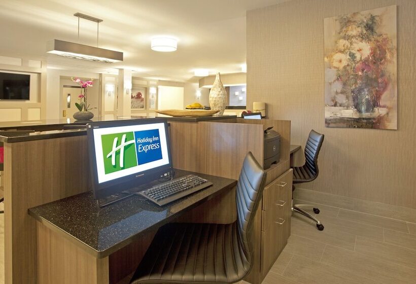 Holiday Inn Express Hotel & Suites Minneapolis   Minnetonka, An Ihg