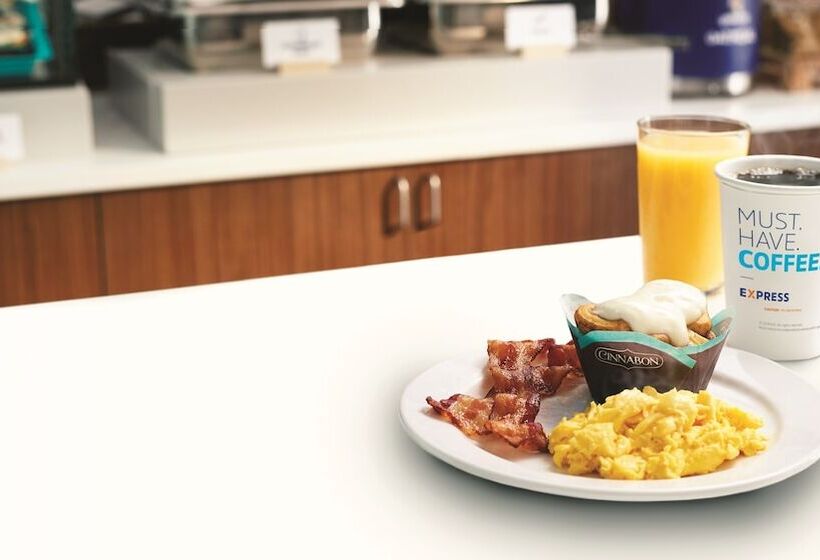 Holiday Inn Express Hotel & Suites Minneapolis   Minnetonka, An Ihg