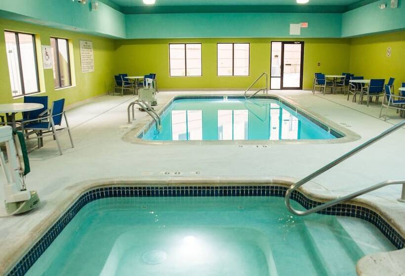 Holiday Inn Express Hotel & Suites Norfolk, An Ihg