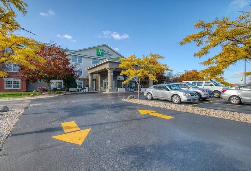 Holiday Inn Express Hotel & Suites Oshkosh   State Route 41, An Ihg