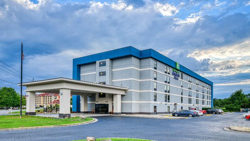Holiday Inn Express Hotel & Suites Pigeon Forge, An Ihg