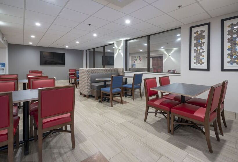 Holiday Inn Express Hotel & Suites Coon Rapids   Blaine Area, An Ihg