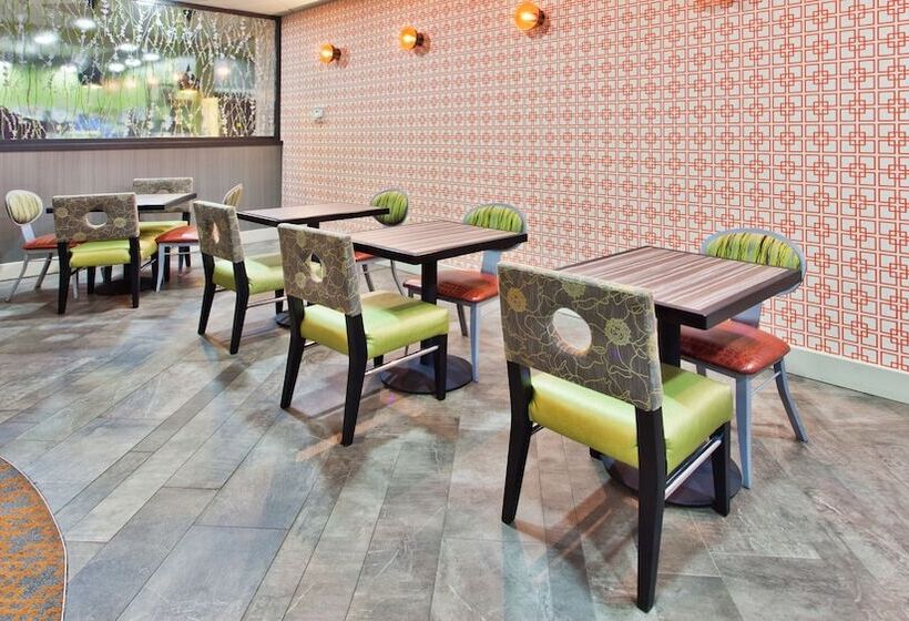 ホテル Holiday Inn Express Atlanta Galleria Ballpark Area, An Ihg