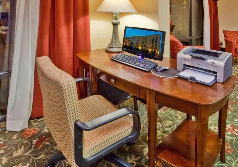 فندق Holiday Inn Express Atlanta W  Douglasville, An Ihg