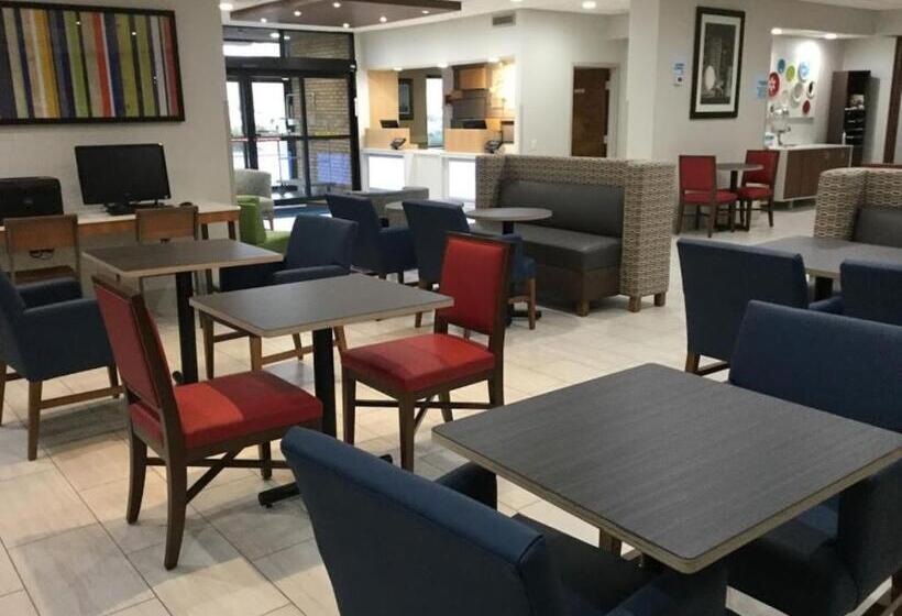 בית מלון כפרי Holiday Inn Express Easton, An Ihg