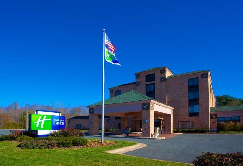 בית מלון כפרי Holiday Inn Express Easton, An Ihg