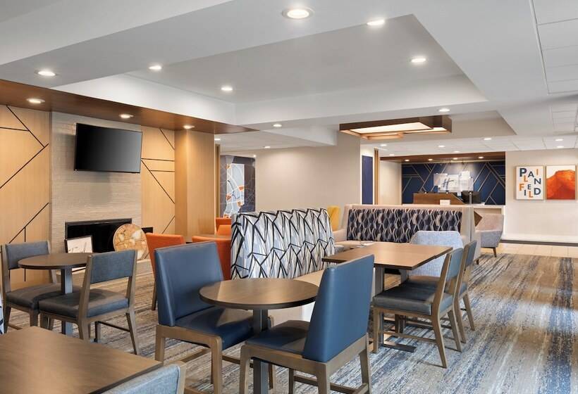 فندق Holiday Inn Express Indianapolis Airport, An Ihg