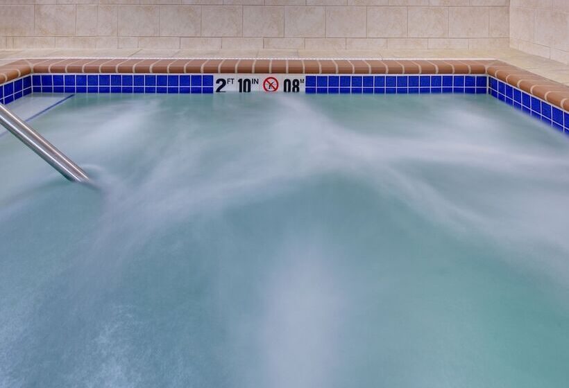 فندق Holiday Inn Express Jamestown, An Ihg