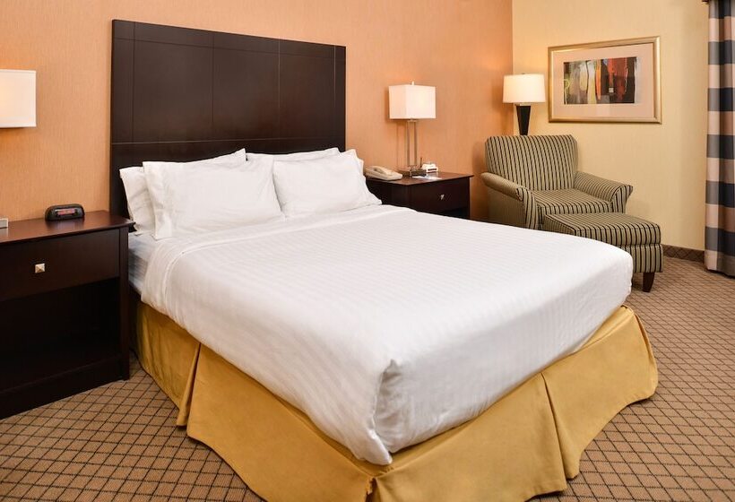 Отель Holiday Inn Express Lewisburg   New Columbia, An Ihg