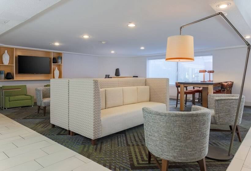 فندق Holiday Inn Express Milwaukee   West Medical Center, An Ihg