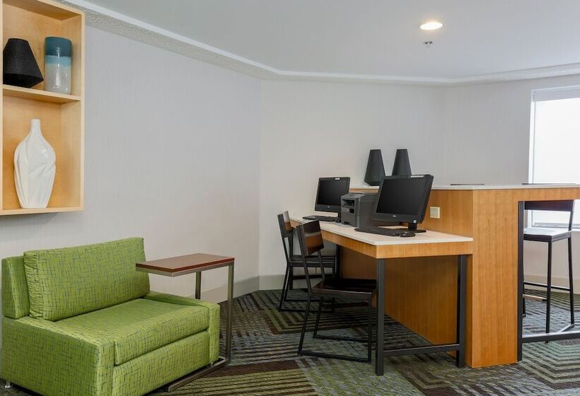 فندق Holiday Inn Express Milwaukee   West Medical Center, An Ihg