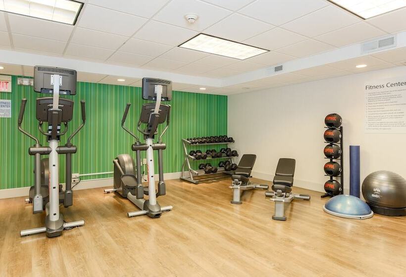 فندق Holiday Inn Express Milwaukee   West Medical Center, An Ihg