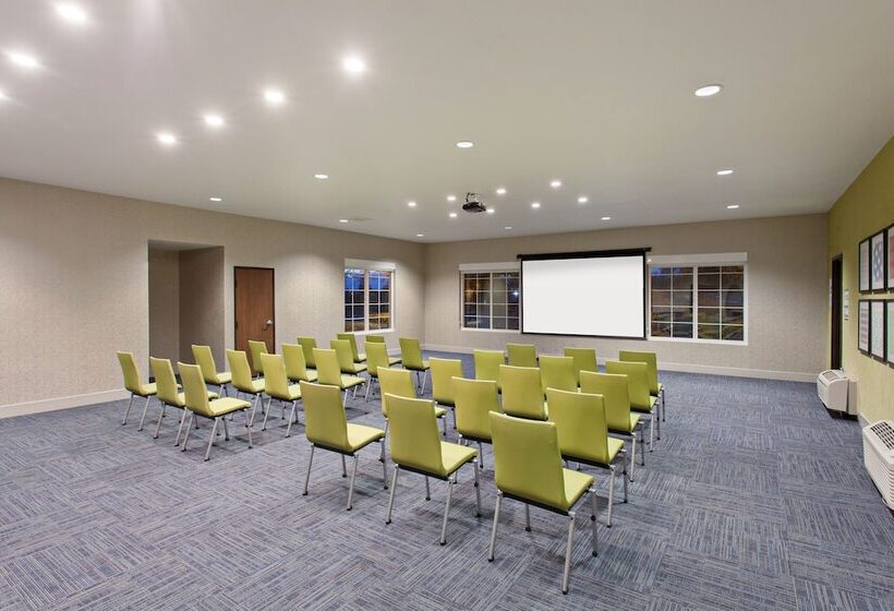 فندق Holiday Inn Express & Suites Oakland   Airport, An Ihg