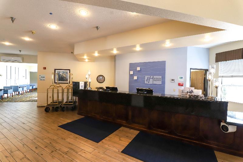 Отель Holiday Inn Express St Ignace Lake Central, An Ihg
