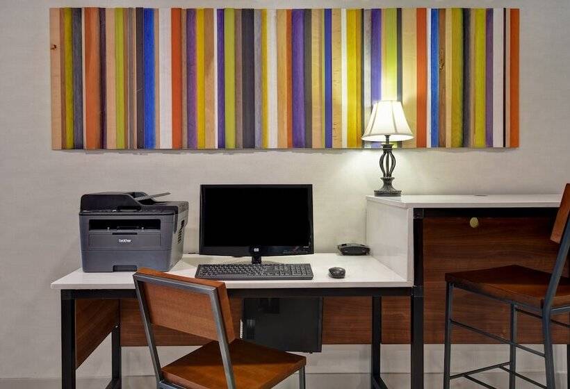 ホテル Holiday Inn Express & Suites Allentown Dorney Park Area, An Ihg