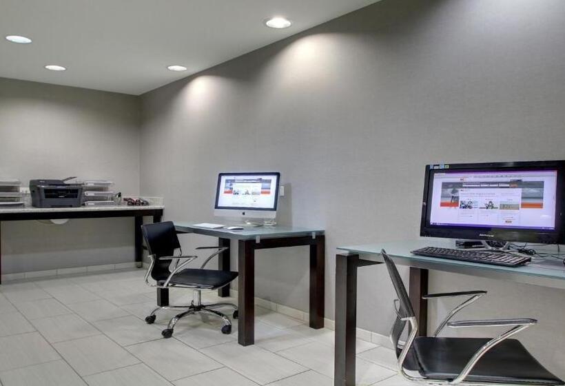 فندق Holiday Inn Express & Suites Jackson Downtown   Coliseum, An Ihg