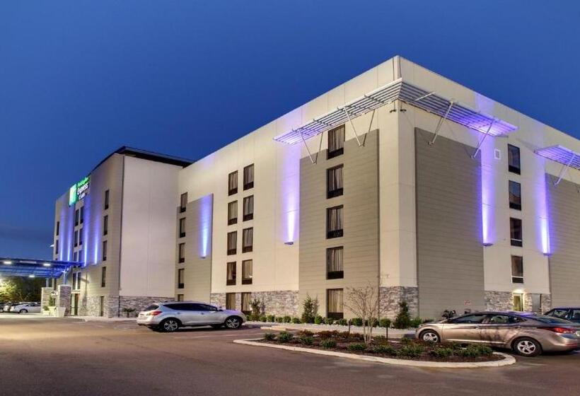 فندق Holiday Inn Express & Suites Jackson Downtown   Coliseum, An Ihg