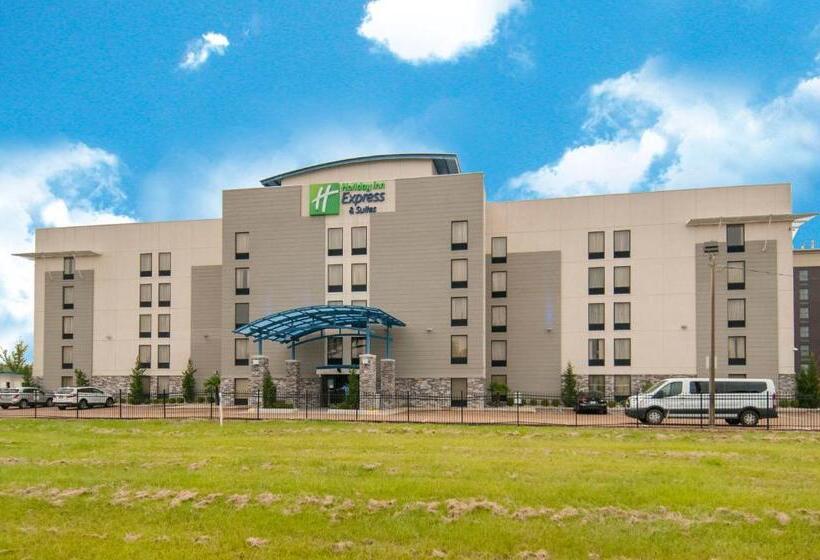 فندق Holiday Inn Express & Suites Jackson Downtown   Coliseum, An Ihg
