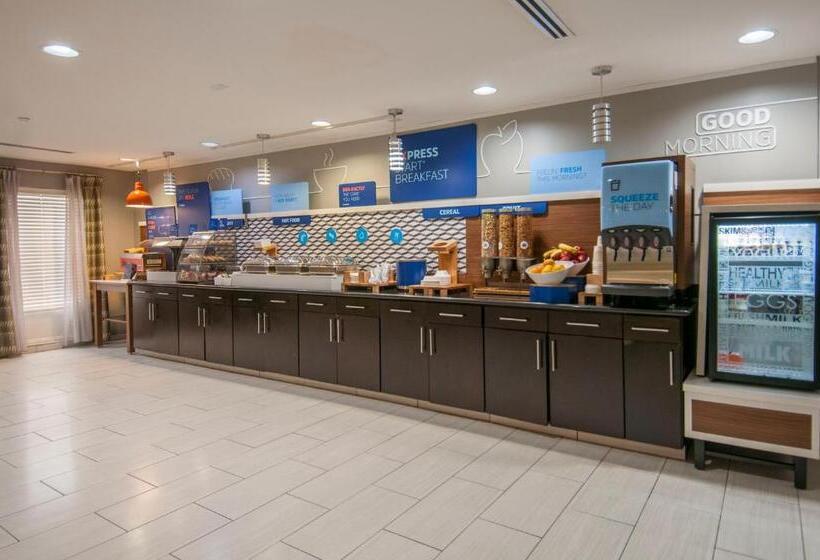 فندق Holiday Inn Express & Suites Jackson Downtown   Coliseum, An Ihg