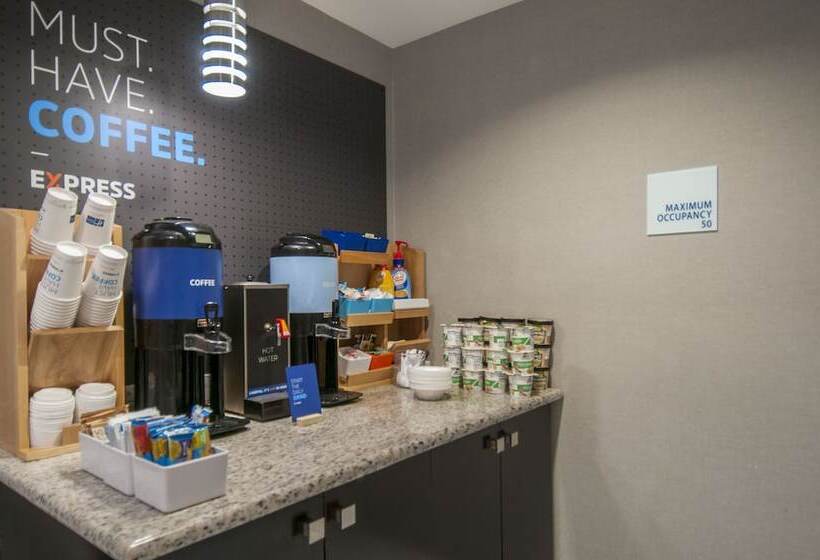 فندق Holiday Inn Express & Suites Jackson Downtown   Coliseum, An Ihg