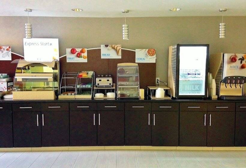 فندق Holiday Inn Express & Suites Jackson Downtown   Coliseum, An Ihg