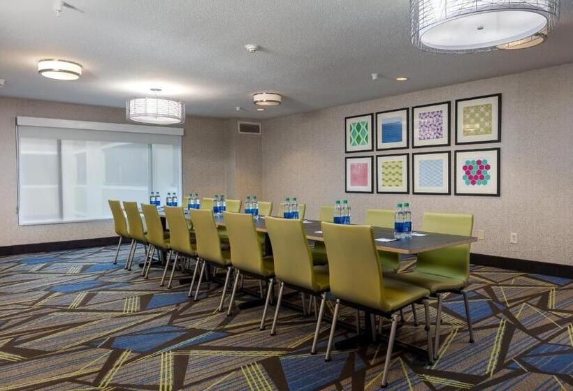 فندق Holiday Inn Express & Suites Milton East I 10, An Ihg