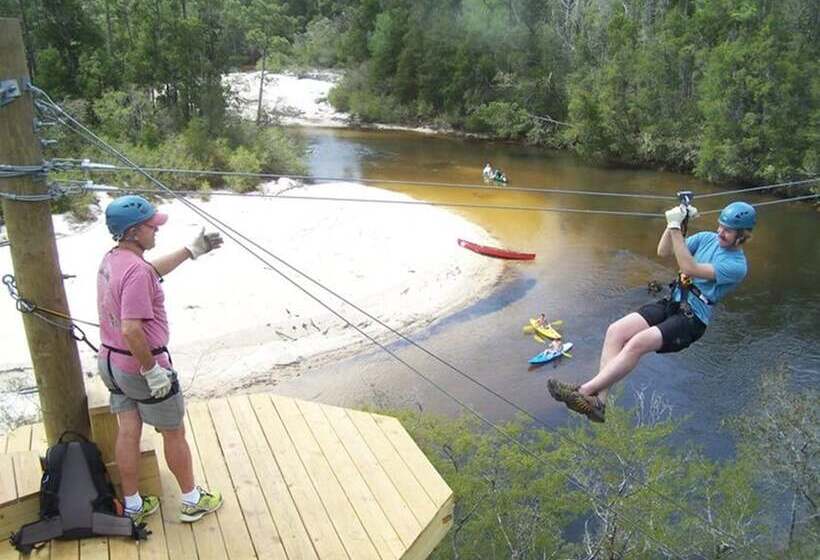 فندق Holiday Inn Express & Suites Milton East I 10, An Ihg