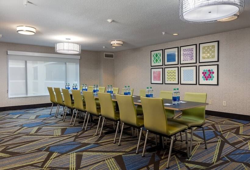 فندق Holiday Inn Express & Suites Milton East I 10, An Ihg