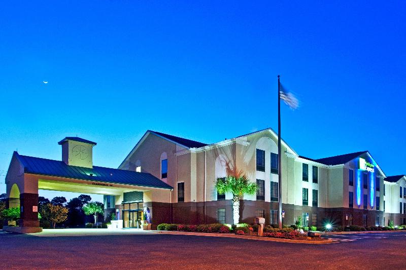 فندق Holiday Inn Express & Suites Milton East I 10, An Ihg