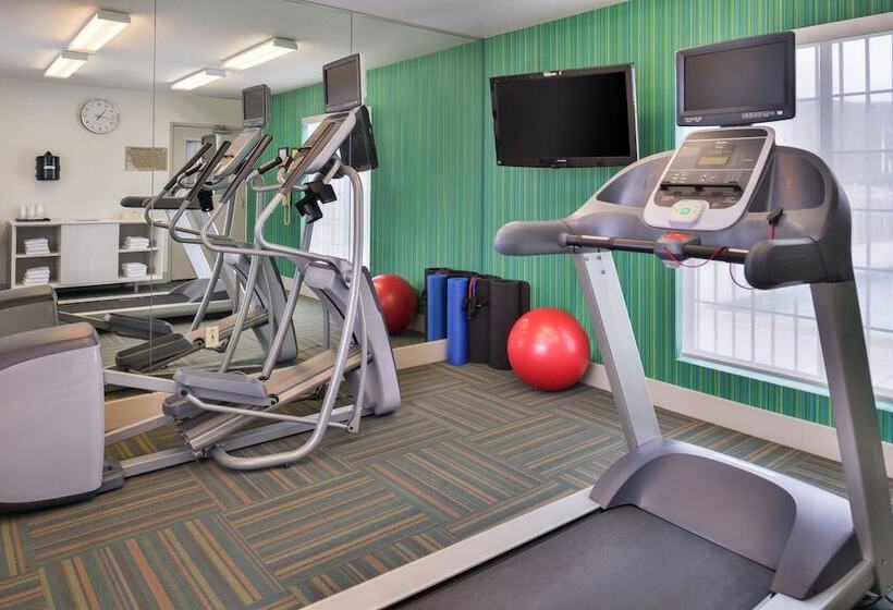 בית מלון כפרי Holiday Inn Express Westley, An Ihg