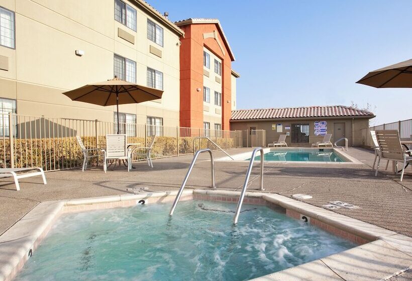 בית מלון כפרי Holiday Inn Express Westley, An Ihg