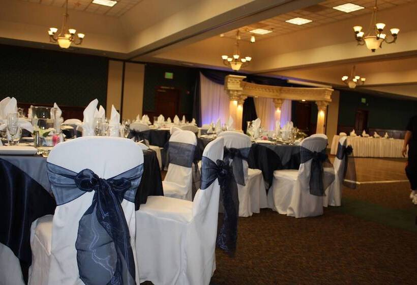 בית מלון כפרי Holiday Inn Selma Swancourt By Ihg